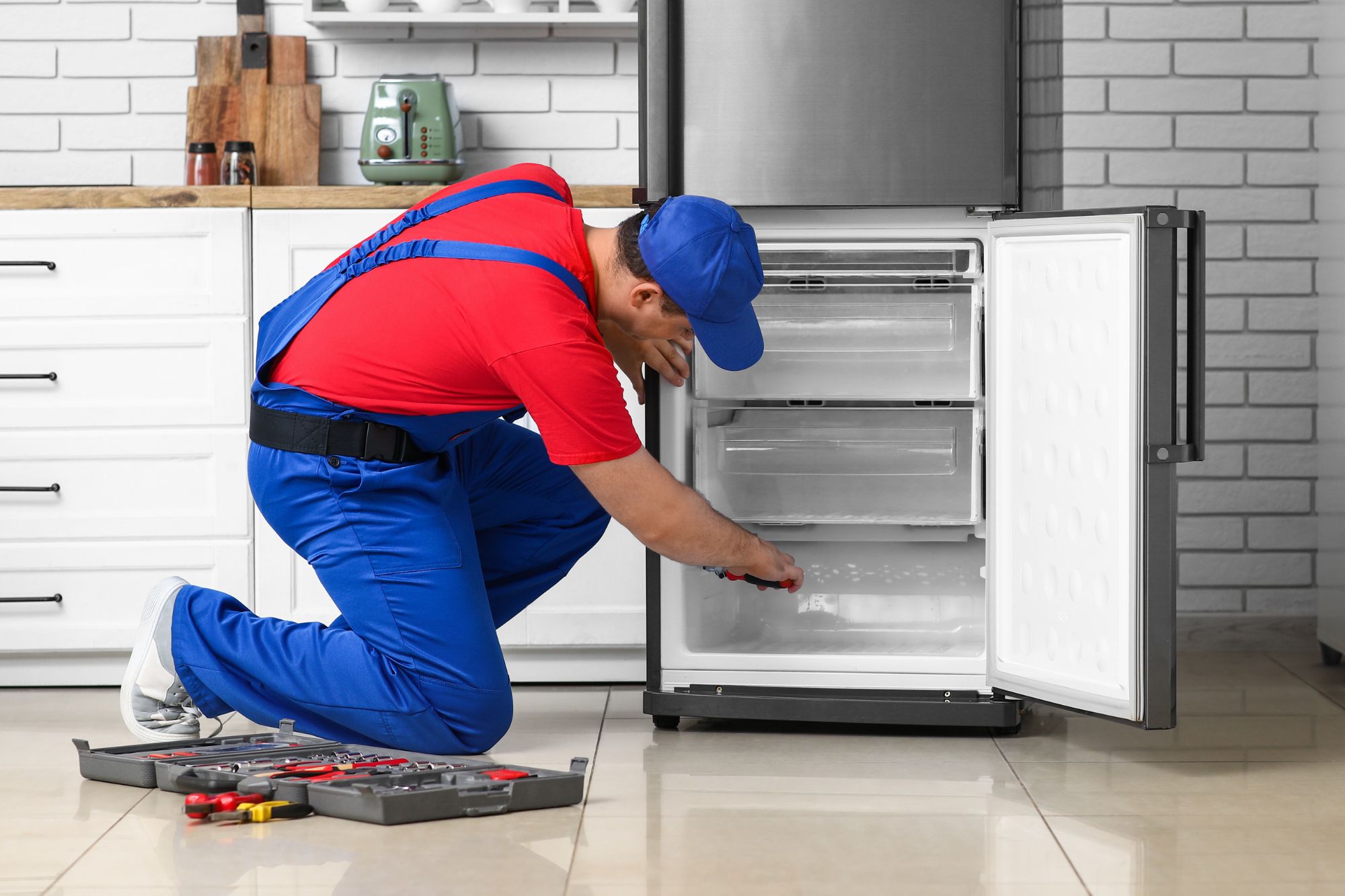 Refrigerator repair service